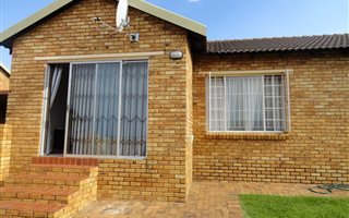 2 Bedroom Simplex in Radiokop