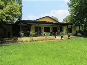 400 m² Commercial space in Underberg
