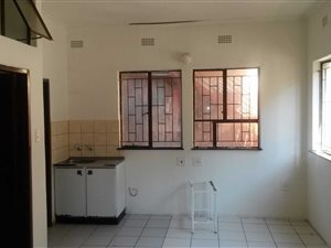 1 Bedroom Flat in Roodepoort Central