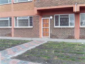 2 Bed Flat in Paradise