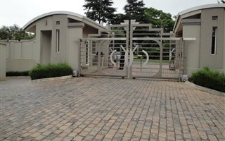2 Bedroom Duplex in Illovo