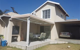 4 Bedroom Duplex in Edenglen
