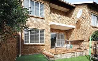 3 Bedroom Townhouse in Morningside Manor