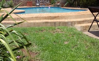 4 Bedroom House in Rooihuiskraal
