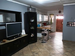 2 Bed Apartment in Parys