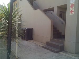 3 Bed Townhouse in Die Hoewes