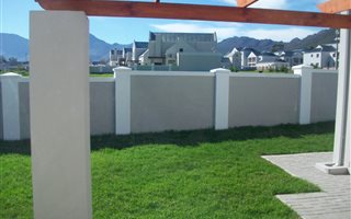 4 Bedroom House in Gordons Bay Central