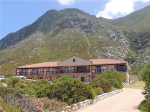 10 Bed House in Bettys Bay