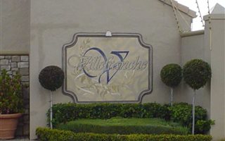 2 Bedroom Apartment in Lonehill