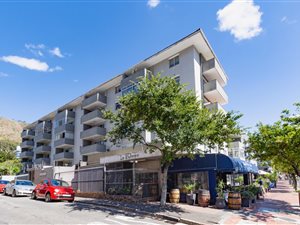 2 Bed Apartment in Sea Point