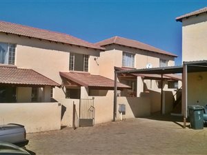 2 Bed Apartment in Witpoortjie