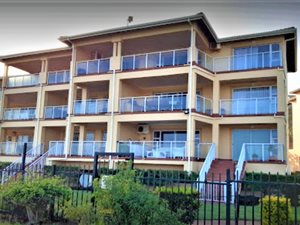 5 Bed Apartment in Illovo Beach