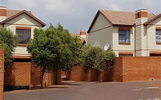 3 Bedroom Townhouse in Country View Estate