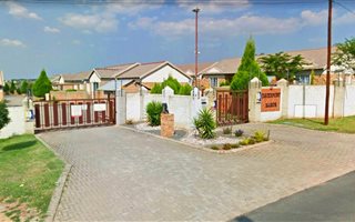 2 Bedroom Townhouse in Honeydew Manor