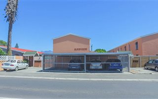 2 Bedroom Duplex in Goodwood