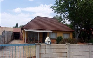 3 Bedroom House in Stilfontein