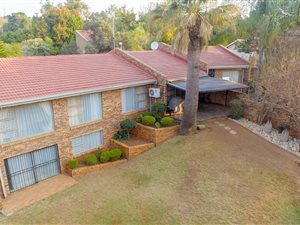 4 Bed House in Moreleta Park