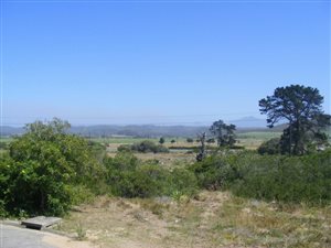 860 m² Land available in Fraaiuitsig