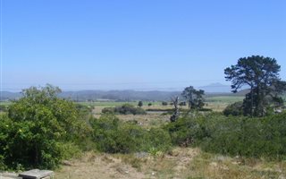 860 m² Land available in Fraaiuitsig