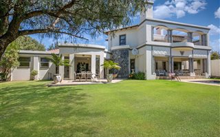 5 Bedroom House in Fourways Gardens