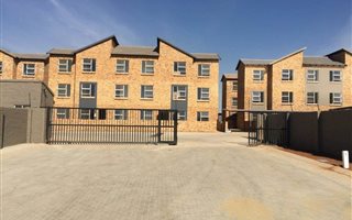 2 Bedroom Townhouse in Honeydew