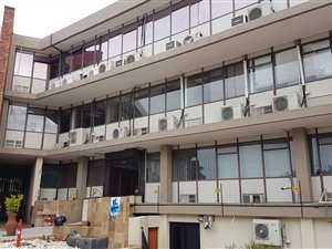 100 m² Commercial space in Lynnwood Glen
