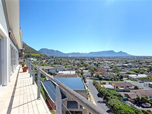 3 Bed House in Lakeside