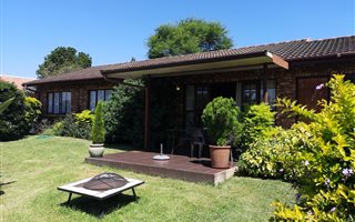 3 Bedroom Apartment in Hayfields