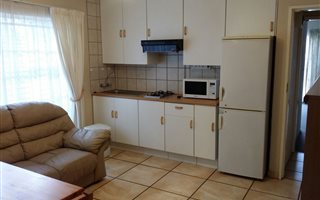 Bachelor apartment in Wilro Park