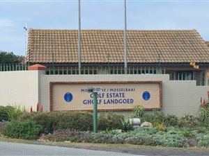 2 Bed Apartment in Mossel Bay Golf Estate