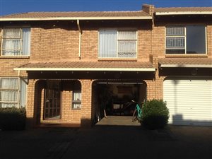 3 Bed Apartment in Rynfield