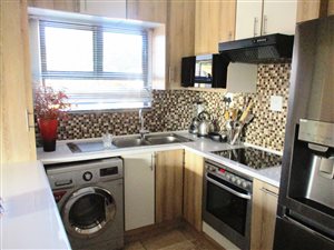 2 Bed Townhouse in Mondeor