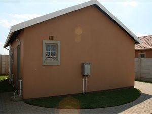 2 Bed House in Savanna City