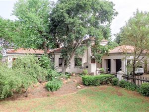 4 Bedroom House in Silver Lakes Golf Estate