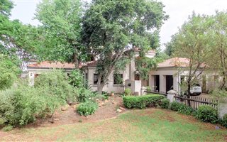 4 Bedroom House in Silver Lakes Golf Estate