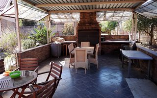 3 Bedroom House in Rooihuiskraal