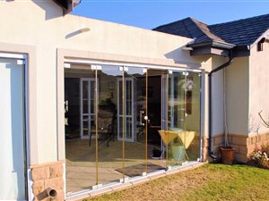 3 Bedroom House in Waterfall Valley Retirement Estate