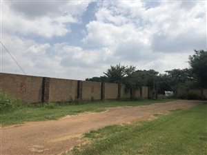 1.1 ha Land available in Derdepoort