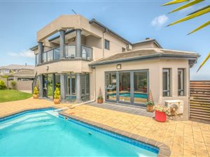 5 Bed House in Lovemore Heights
