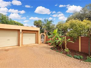 4 Bed House in Rowhill