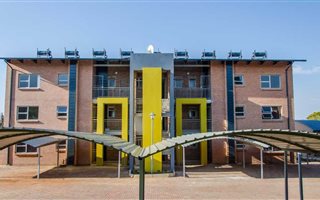 2 Bedroom House in Magalieskruin