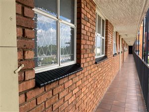 2 Bed Apartment in Rietfontein