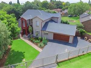 3 Bed House in The Reeds