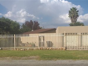 3 Bed House in Bonaero Park