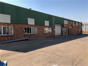 816 m² Industrial space in Gateway Industrial Park