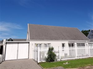 4 Bed House in Loerie Park