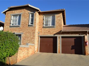 3 Bedroom Townhouse in Wilgeheuwel