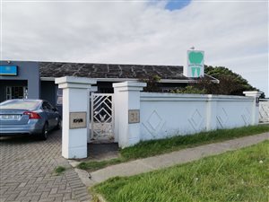 3 Bed Flat in Greenfields
