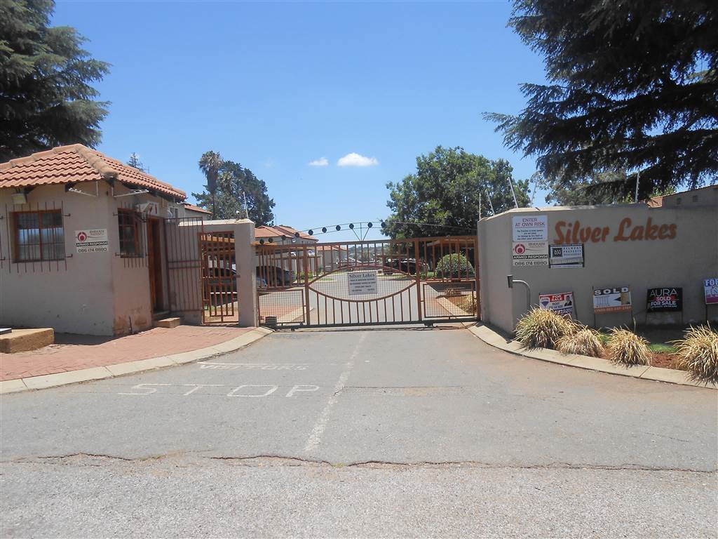 2 bed townhouse for sale in roodepoort west | t2626898