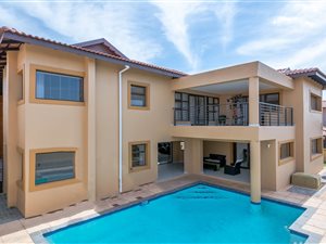 5 Bedroom House in Izinga Estate